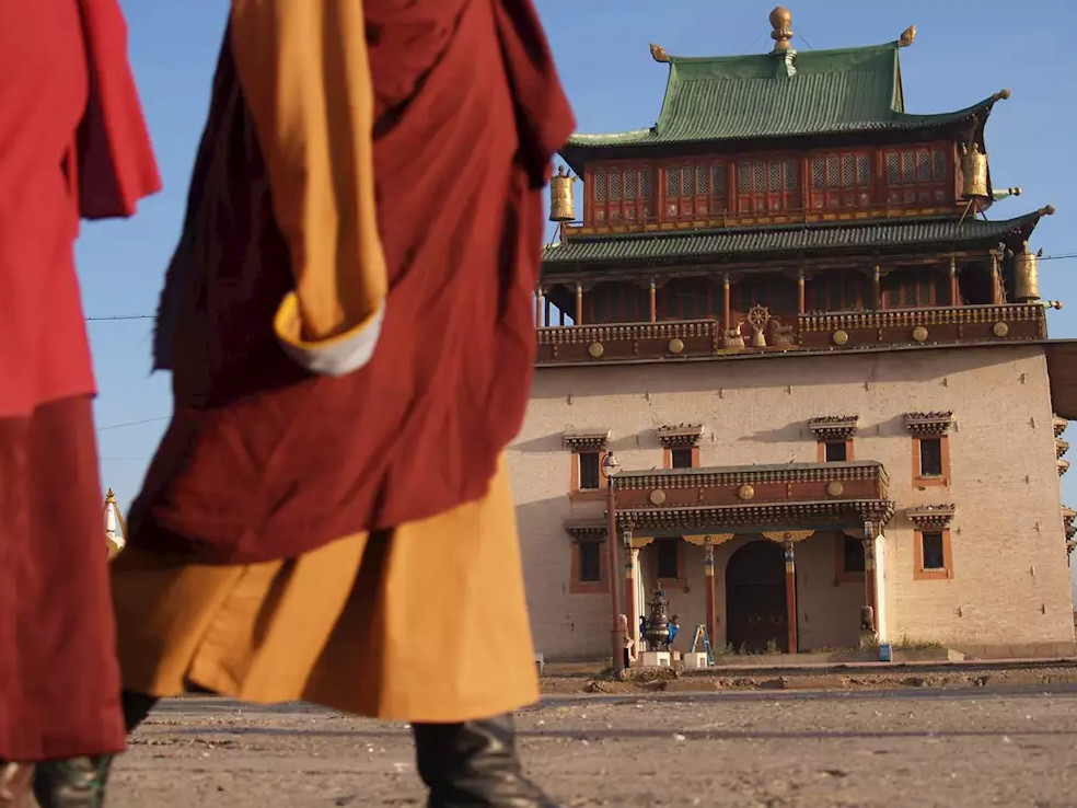 ШУУРХАЙ: Монголоос Энэтхэгт очсон лам нар их хэмжээний валют, үнэт эдлэлээ залилуулсан талаар мэдээлжээ
