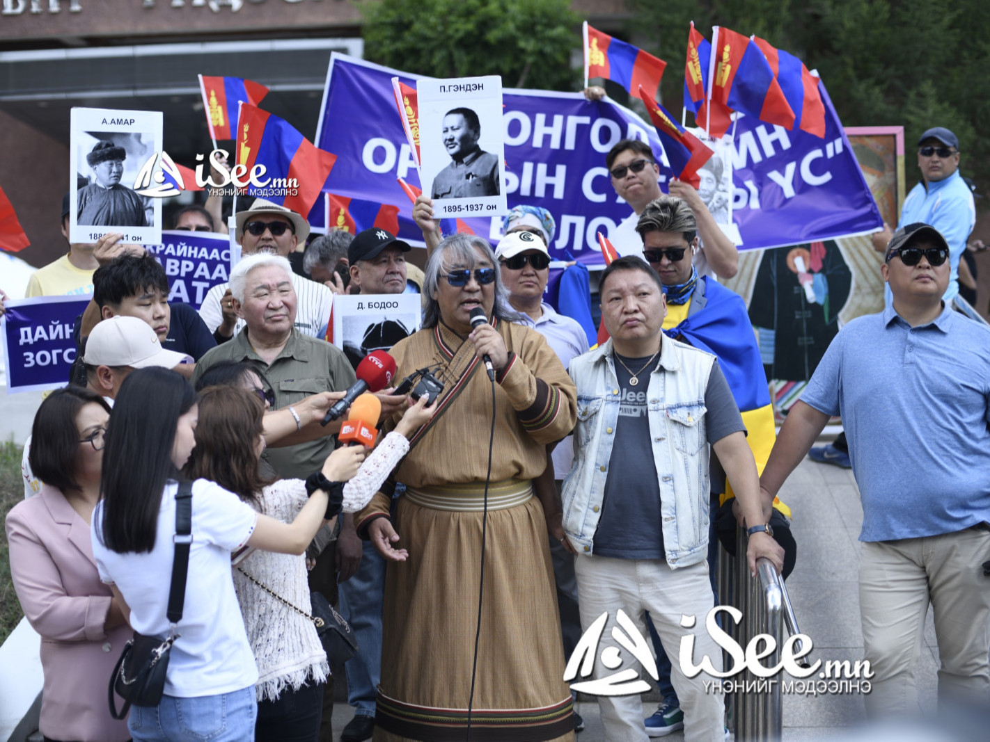 ФОТО: Монгол Улс Путины Оросын “суганы үс” болохгүй гэж Э.Бат-Үүл мэдэгдэв