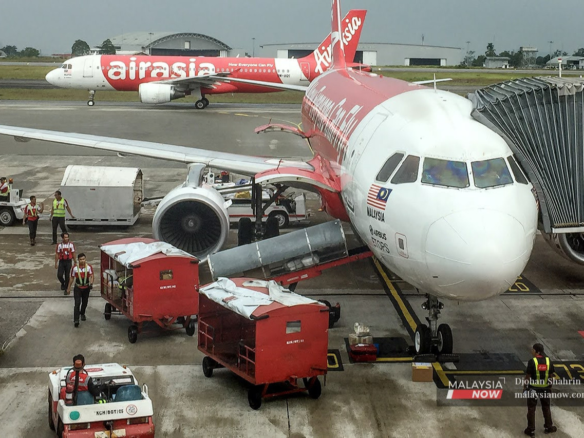 ВИДЕО: Малайзын онгоцыг нисэх бүрэлдэхүүнтэй нь МИАТ түрээсэлж, Европын нислэгээ нэмэгдүүлэхээр болжээ