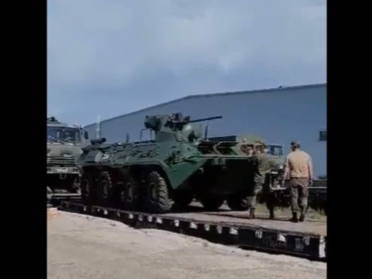 ВИДЕО: Монголд болох цэргийн сургуулилтад өмнө нь оролцож байсан 1400 цэргээс олон бүрэлдэхүүн оролцоно гэж Оросын хэвлэлд мэдээлжээ