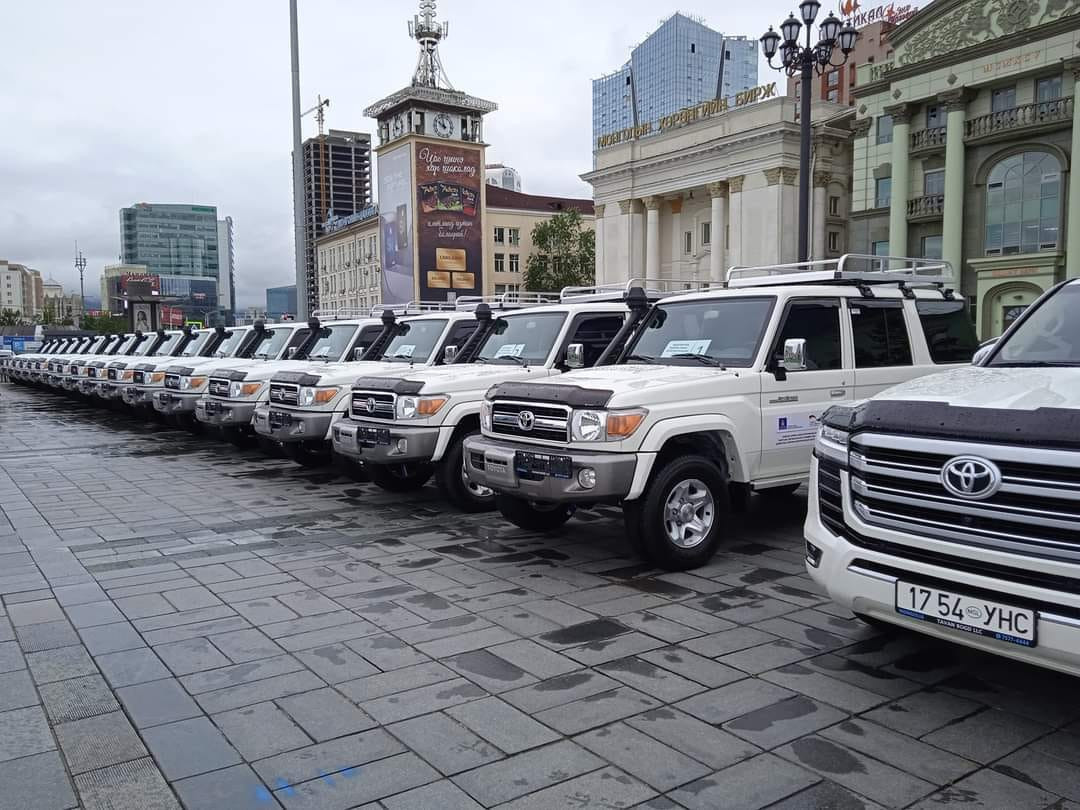 Таван аймгийн байгаль хамгаалах захиргаанд  LC300, LC76 маркийн 19 автомашин өглөө