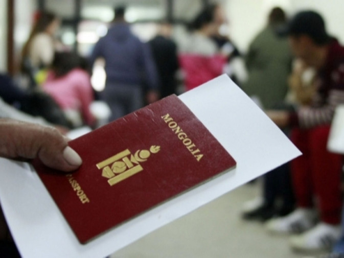 Хууль бусаар гадаад паспорт гаргасан байж болзошгүй УБЕГ-ын хоёр албан тушаалтныг АТГ-аас саатуулжээ 