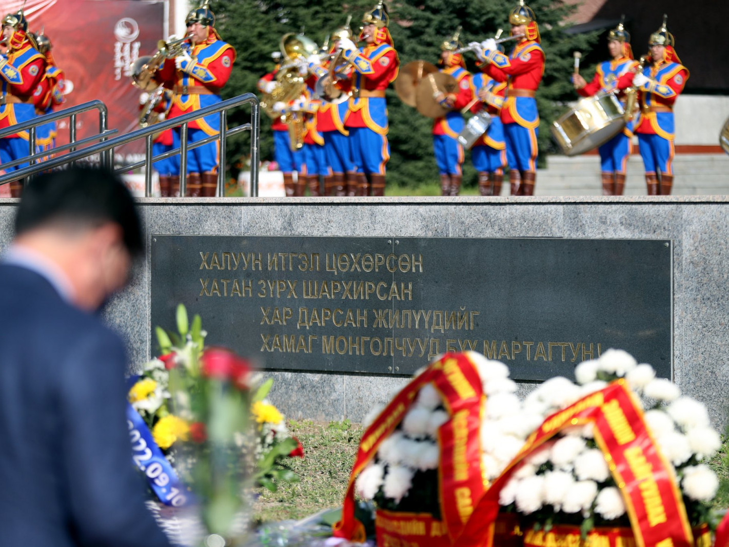 Улс төрийн хэлмэгдэгсдийн дурсгалын өдрийг 27 дахь жилдээ хүндэтгэн өнгөрүүллээ