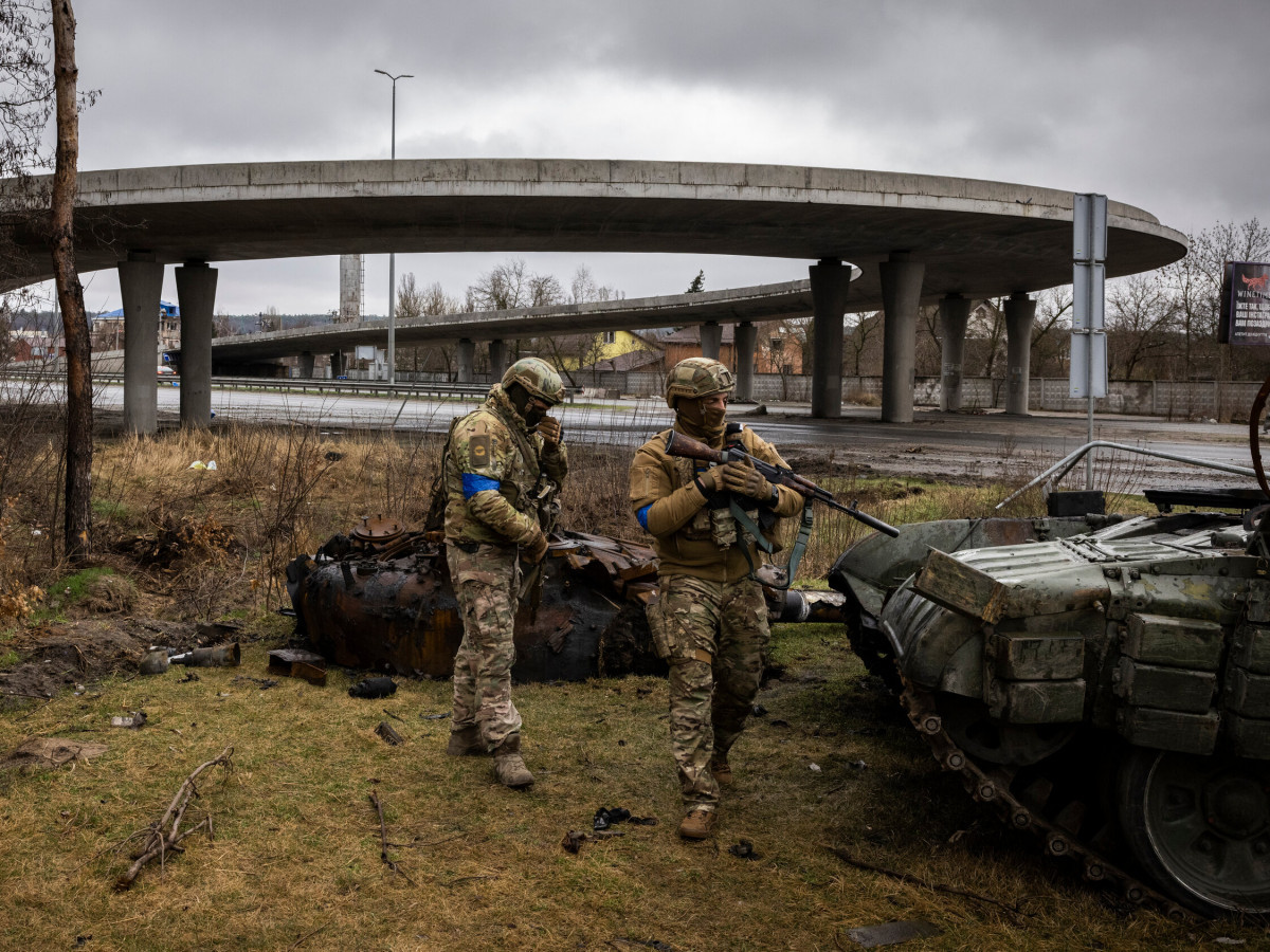 "Украин гол хотуудаа эзлэн авснаар Оросын арми ухарч байна" гэж мэдээлжээ