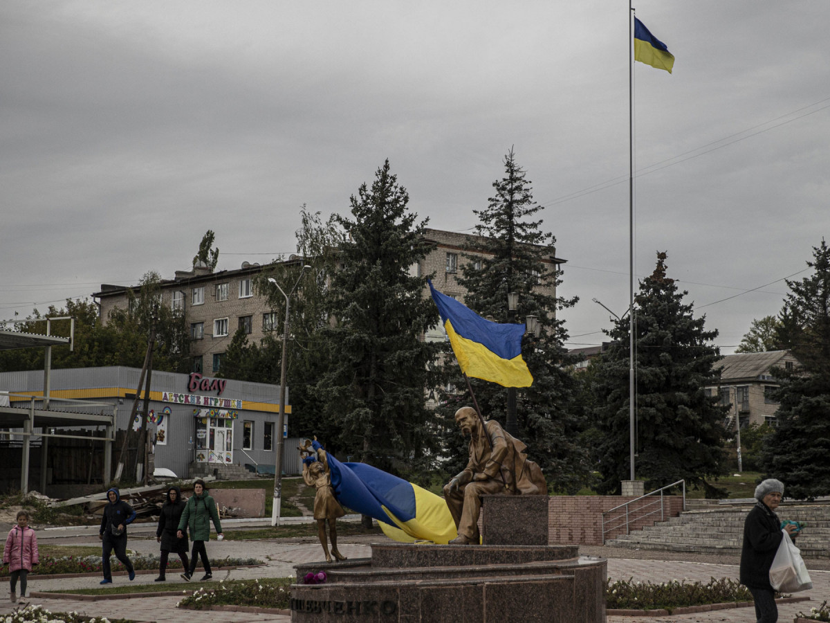 "Харьков мужийн 40 гаруй сууринг Оросын цэргээс чөлөөллөсөн" гэж Украины тал мэдэгджээ