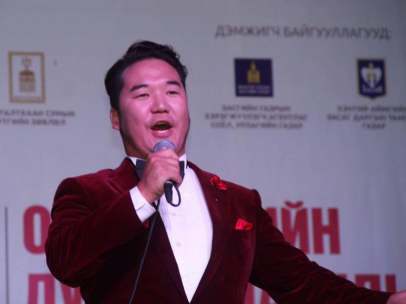 “Сэрсэн тал-2022” уралдаанд ДБЭТ-ын гоцлол дуучин Э.Отгонбат тэргүүллээ