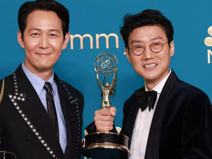 Америкийн телевизийн урлагийн шилдгүүдийг шалгаруулах  “Emmy” наадмаас “Squid Game” цуврал дахин хоёр шагнал хүртлээ