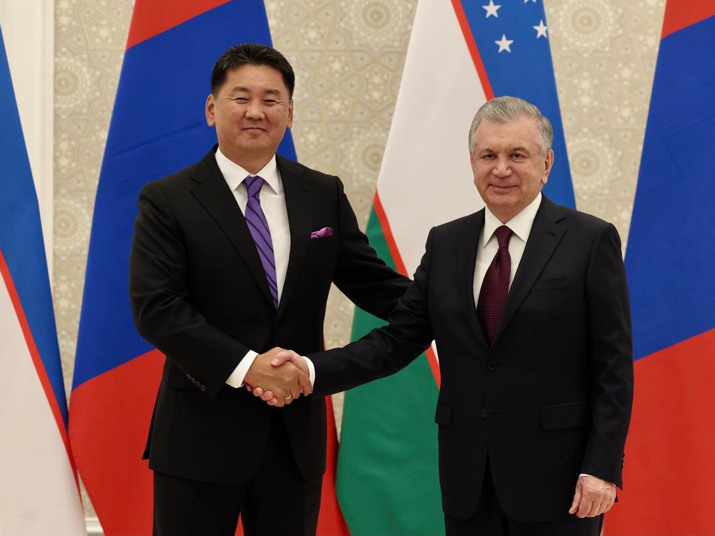 Ерөнхийлөгч У.Хүрэлсүх Узбекистан улсын ерөнхийлөгч Ш.Мирзиёевтэй уулзав