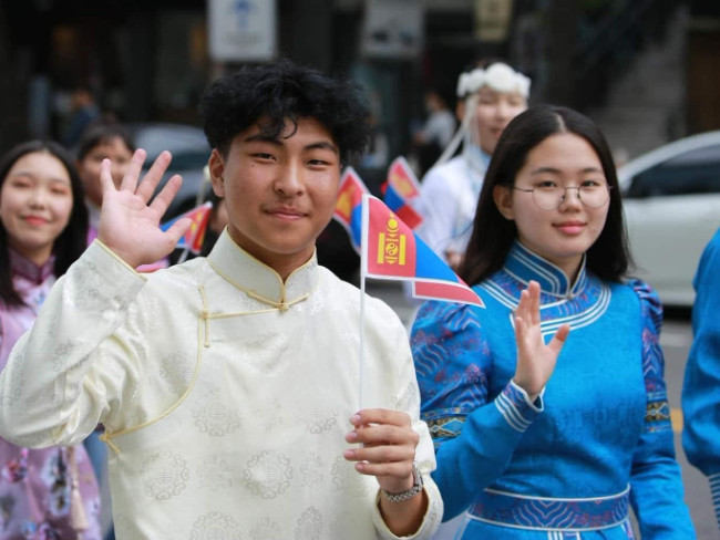 “Itaewon global village festival-2022” Олон улсын наадамд монголын 50 гаруй залуус үндэсний хувцсаараа гоёж оролцжээ 