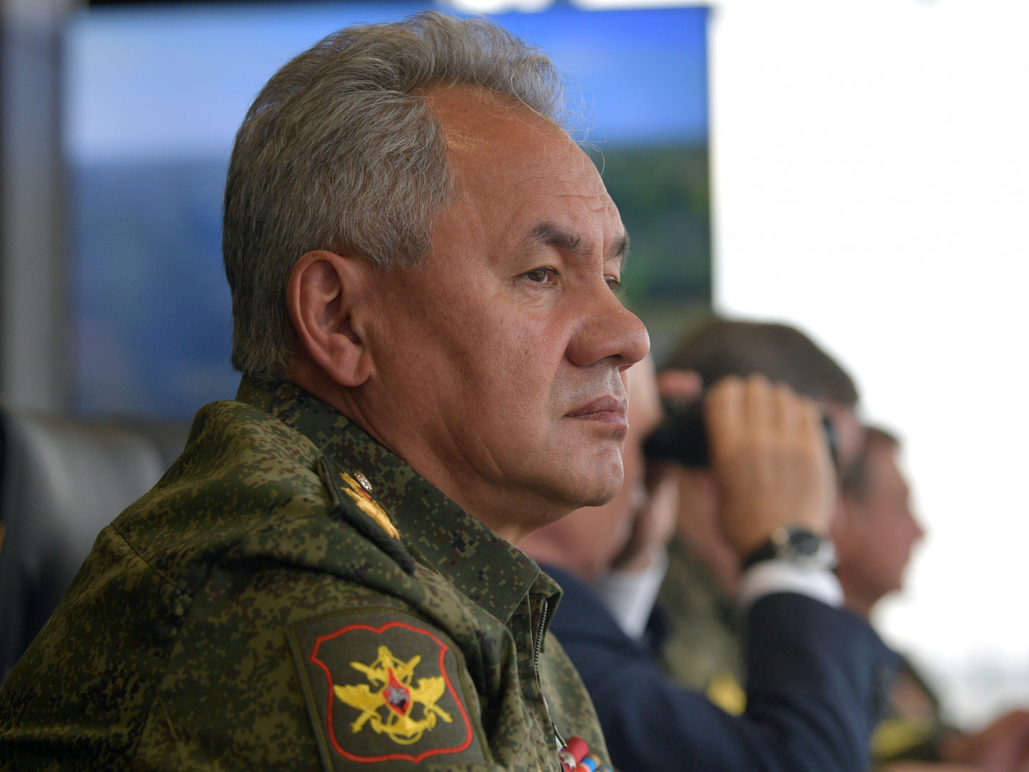 Украины Херсон хотоос Оросын армийг ухрах тушаалыг С.Шойгу өгчээ