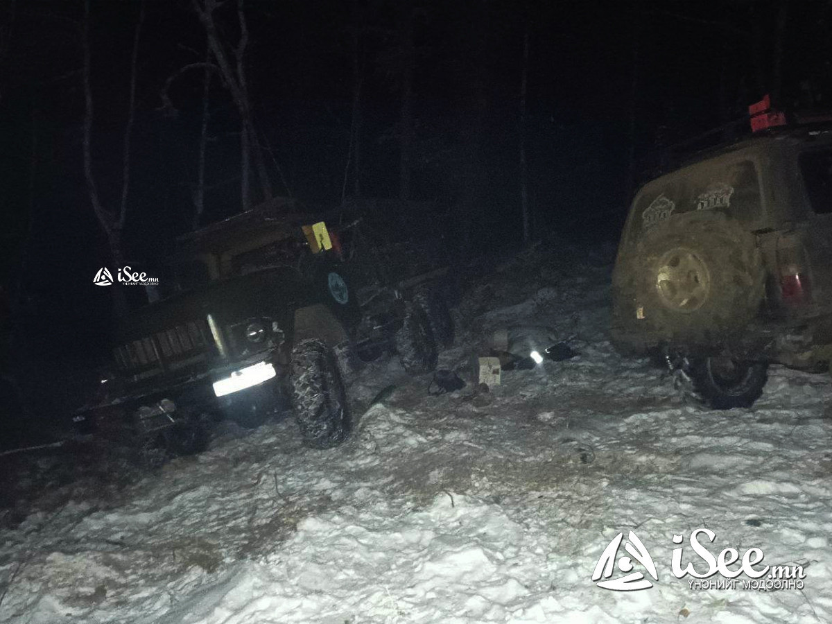 ШУУРХАЙ: “Зил-131” маркийн автомашинтай Монголын 11 иргэн хууль бусаар ХИЛИЙН ЗУРВАС ГАЗАРТ самар бэлтгэж байжээ