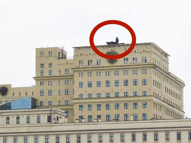 ФОТО: ОХУ-ын Батлан ​​хамгаалах яамны барилга дээр Панцир-С1 агаарын довтолгооноос хамгаалах систем байршуулжээ
