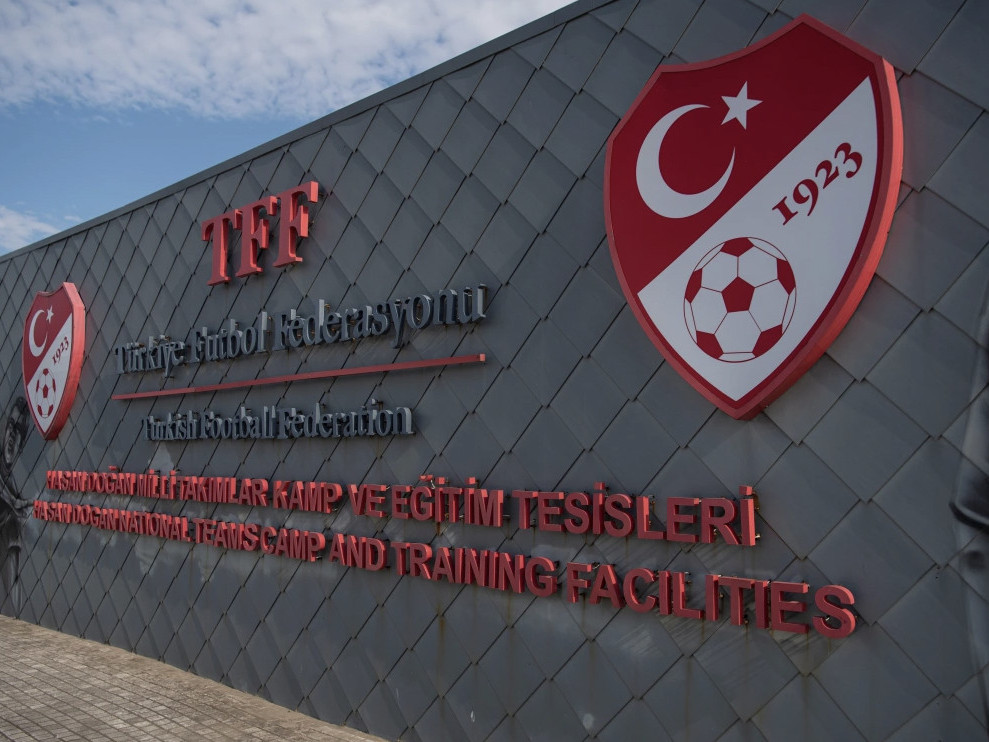Туркийн хөлбөмбөгийн холбоо газар хөдлөлтөд нэрвэгдэгсдэд 20 сая лир хандивлажээ