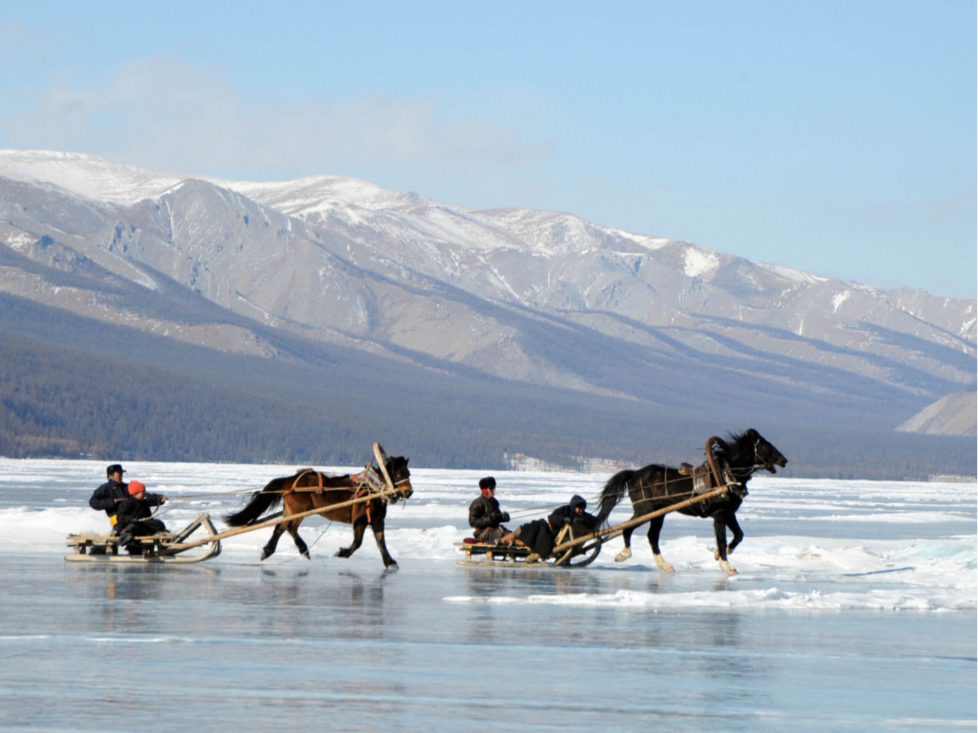 “Хөх сувд” мөсний баяр Хөвсгөл аймгийн Хатгал тосгонд өнөөдөр эхэллээ