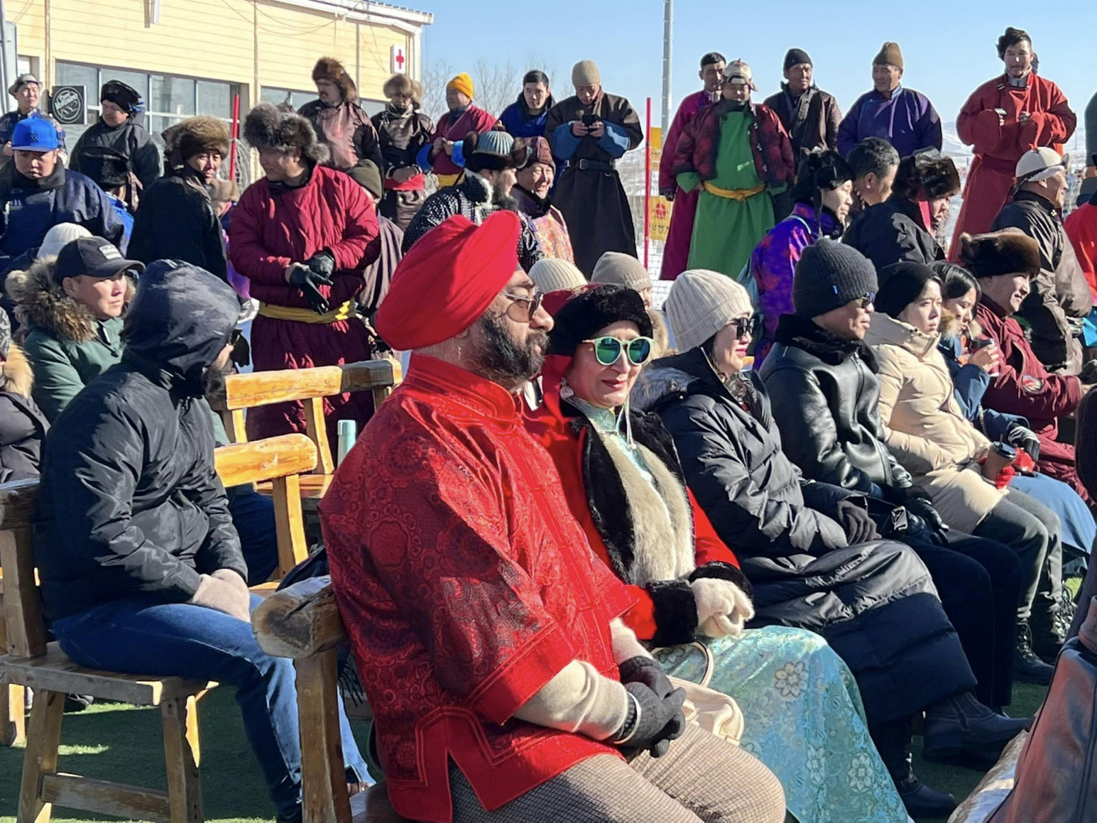 Монголд суугаа Элчин сайд нар гэр бүлийн хамтаар "Улаанбаатарын өвлийн наадам" арга хэмжээг үзэж байна