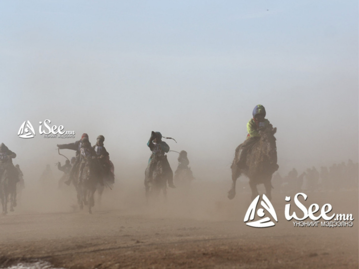 ШУУРХАЙ: Засгийн газрын тогтоолыг зөрчиж сар шинийн өдрүүдэд хурдан морины уралдаан зохион байгуулжээ