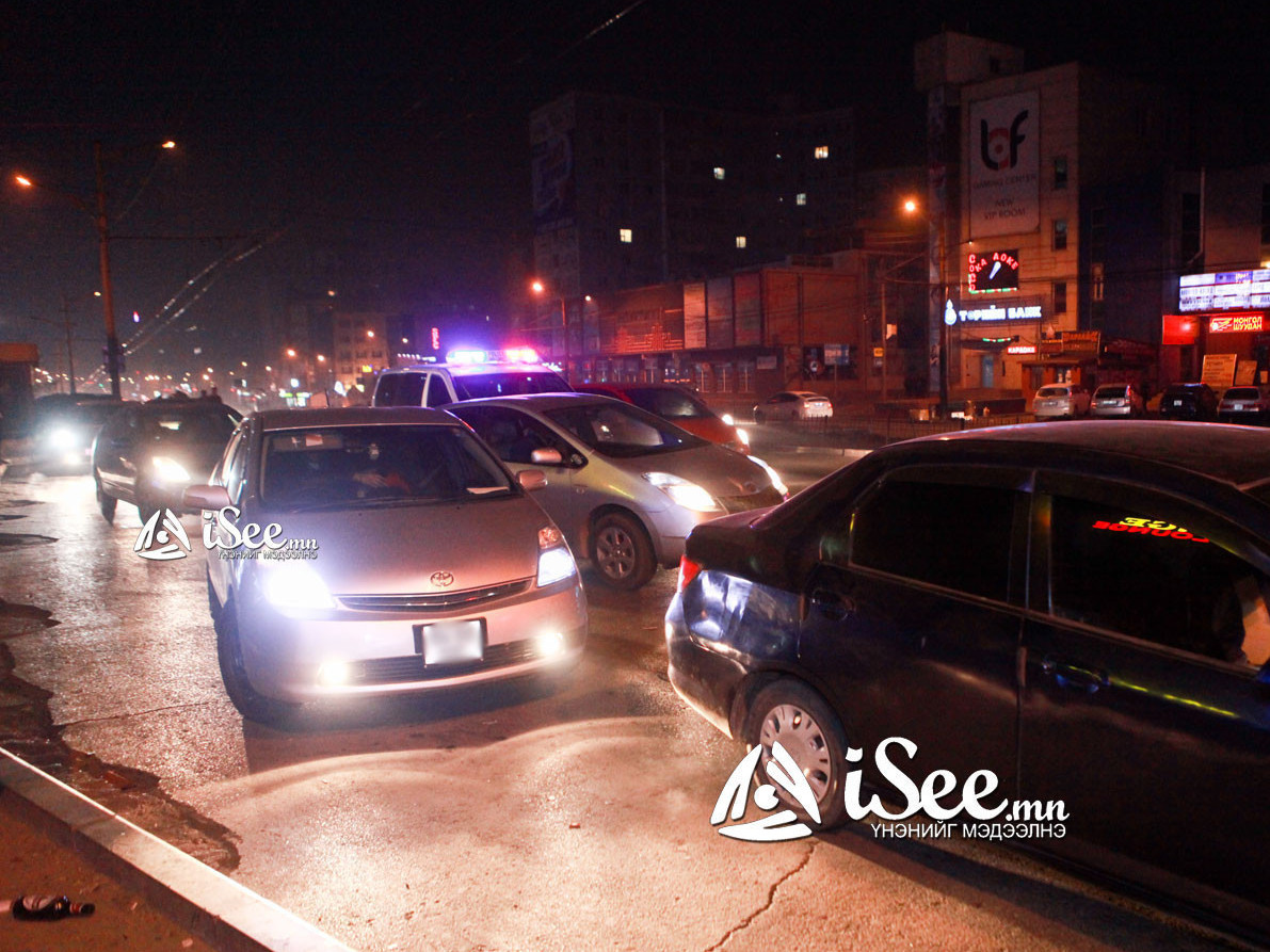 СЭРЭМЖЛҮҮЛЭГ: Таксинд явж байсан эмэгтэйн хоолойг боож, автомашиныг нь дээрэмдсэн хэрэг гарчээ