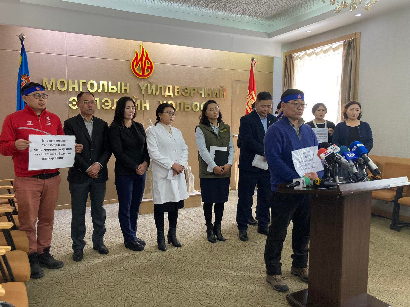 Хөдөлмөрийн хуулиар сард 112-136 цаг ажиллах ёстой ч "Уорли инженеринг" ХХК-ийн ажилчид 173 цаг ажиллаж цалингаа авдаг