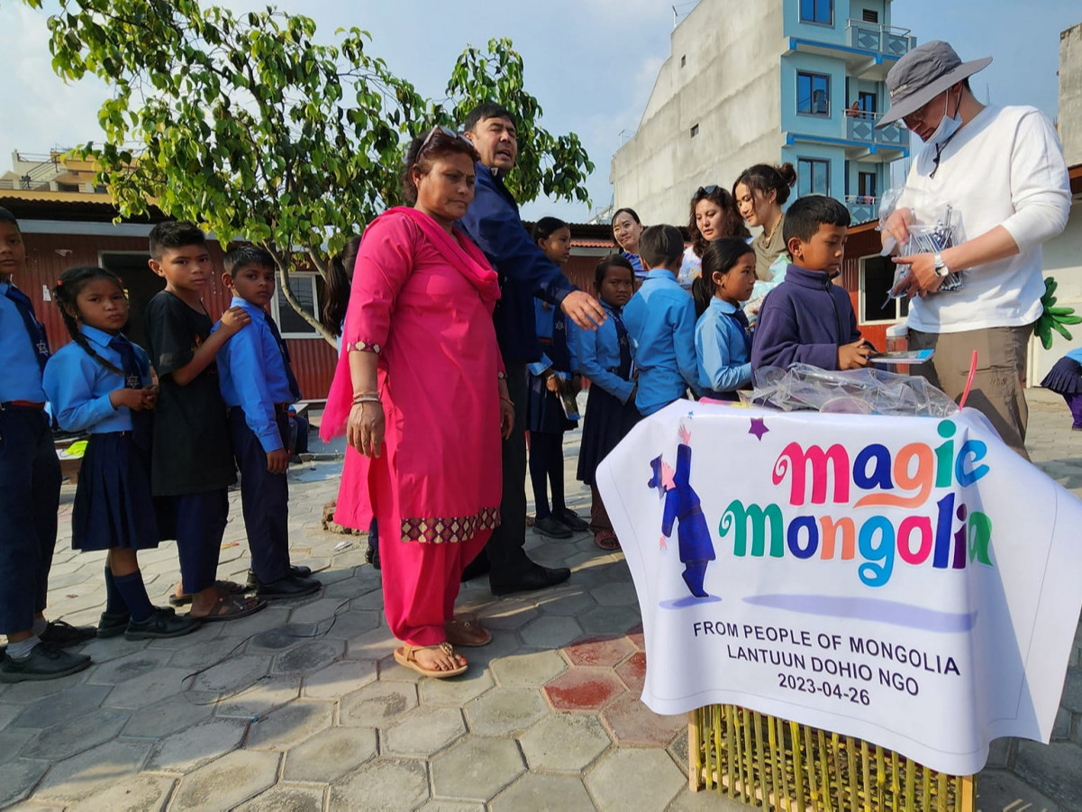 ФОТО: Ид шидийн орны нэрэмжит "MagicMongolia" хөгжлийн төвийг Непаль улсын газар хөдлөлтөд нурсан тосгонд байгууллаа