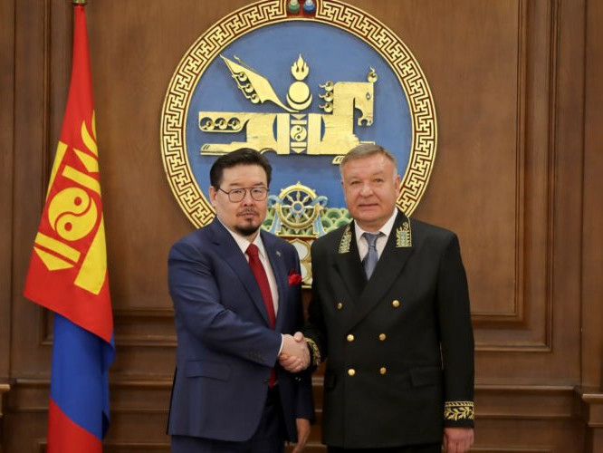 "Монгол, Оросын парламент хоорондын хамтын ажиллагааг улам бэхжүүлэх сонирхолтой байна" гэж ОХУ-ын элчин сайд А.Н.Евсиков мэдэгджээ