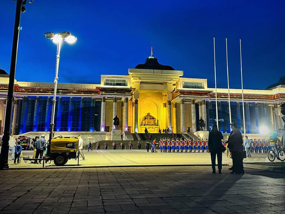 Францын Ерөнхийлөгч Э.Макроны Монгол Улсад хийх айлчлалтай холбогдуулж, "Хүндэт харуул" жагсаалын бэлтгэл хийж эхэлсэн үү