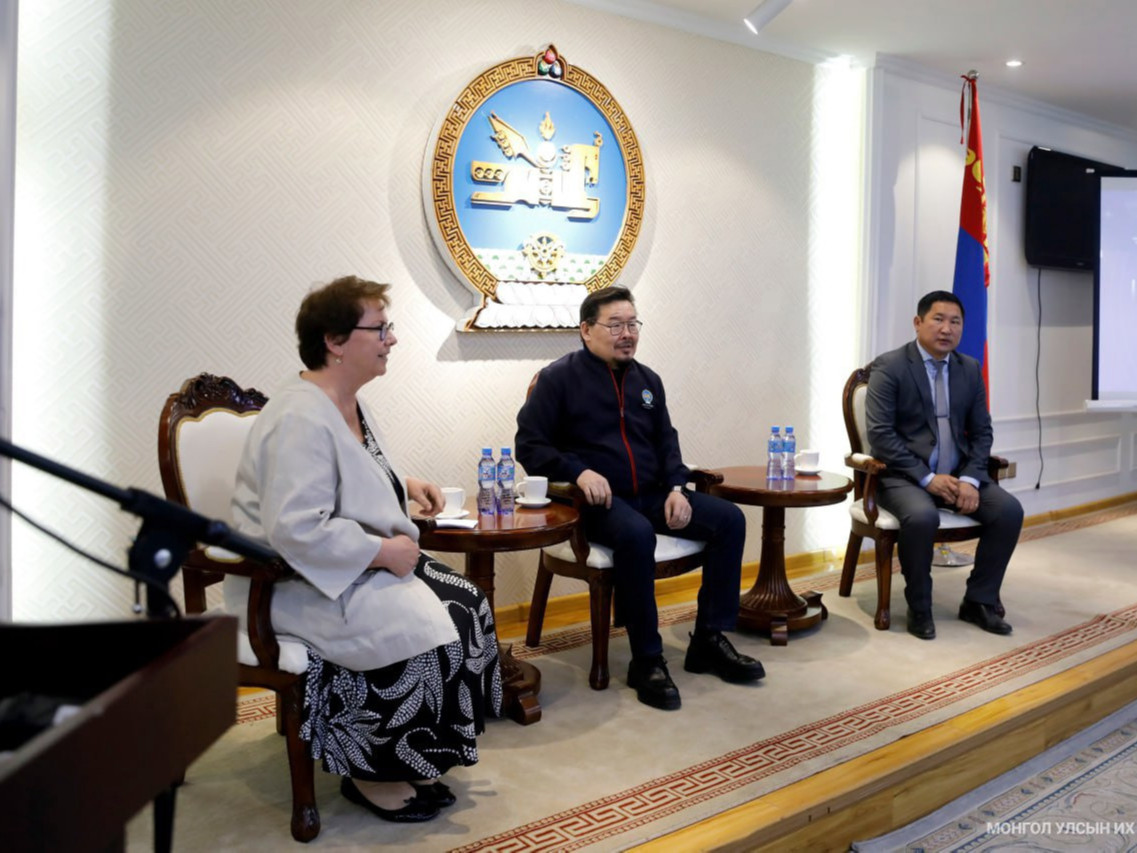 Өвөрхангай аймаг Хууль тогтоомж сурталчлах төвтэй боллоо