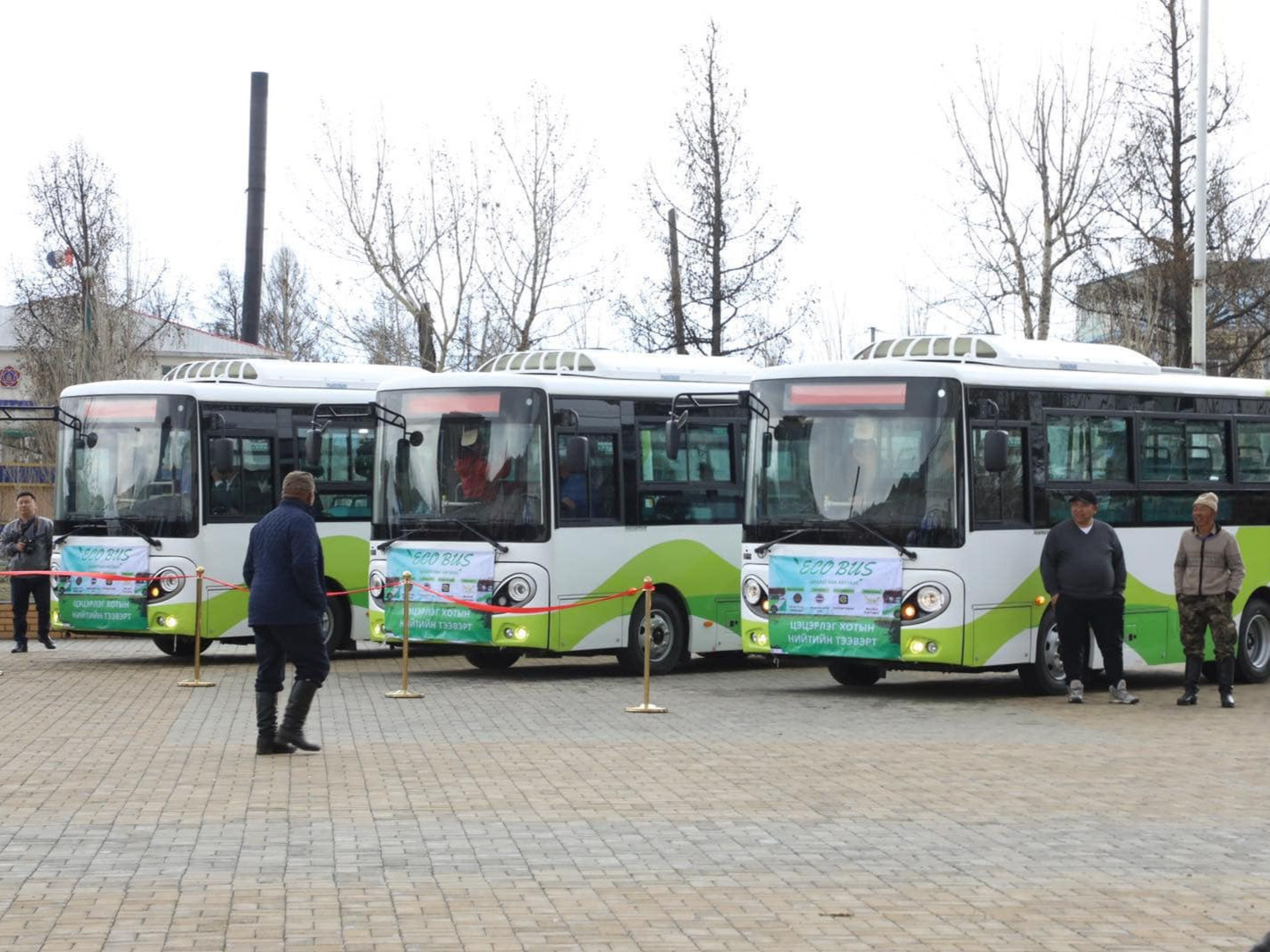 Архангай аймгийн Цэцэрлэг хотын нийтийн тээврийн үйлчилгээнд гурван цахилгаан автобус явж эхэлжээ