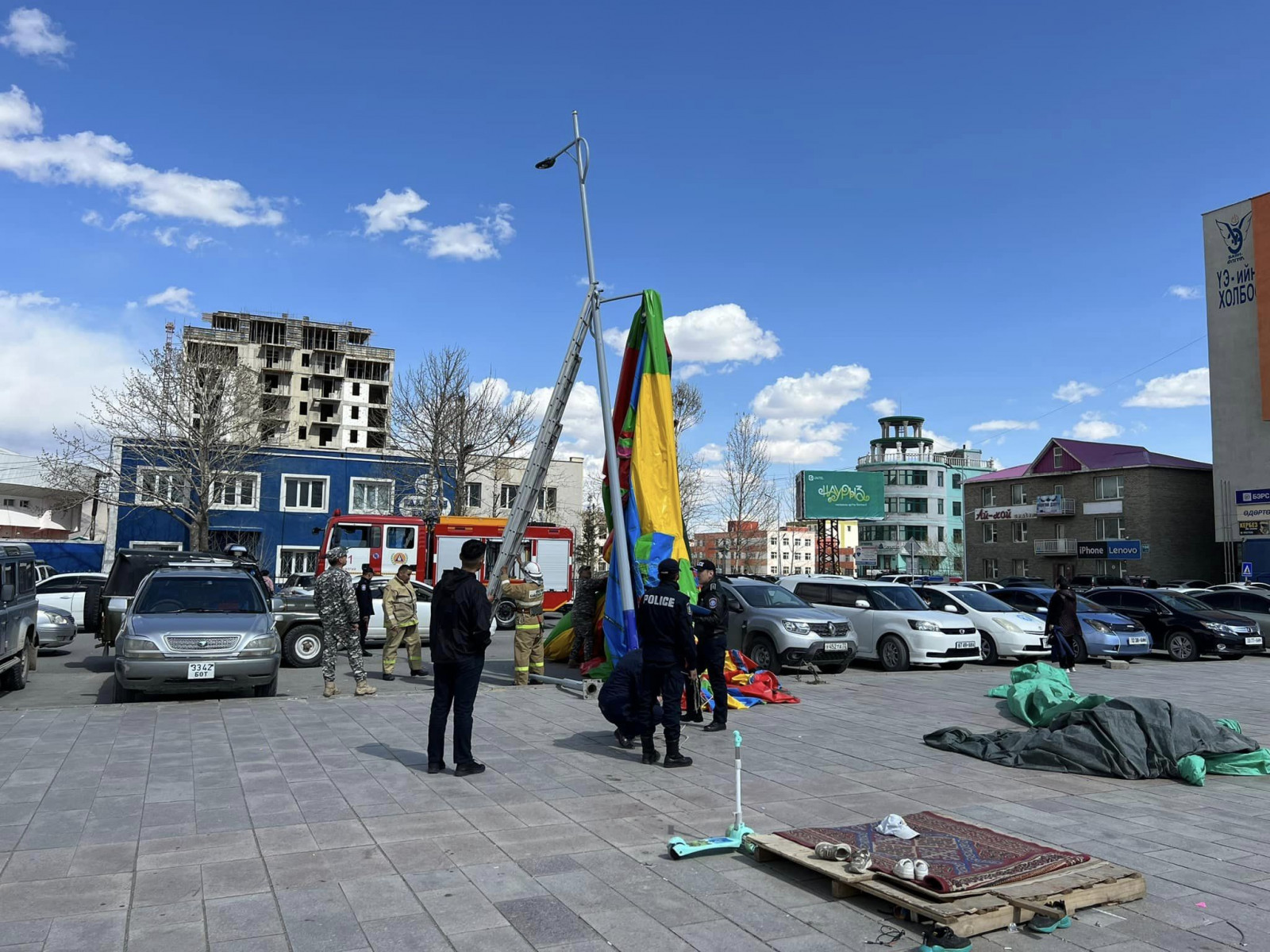 СЭРЭМЖЛҮҮЛЭГ: Хийлдэг тоглоом салхинд хийссэний улмаас нэг хүүхэд нас барж, нэг хүүхдийн биеийн байдал хүнд байна