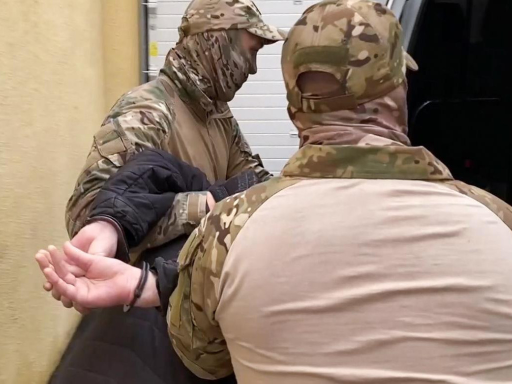 ОХУ-д эзлэгдсэн Донецк хотоос Украины тагнуулчыг баривчилжээ