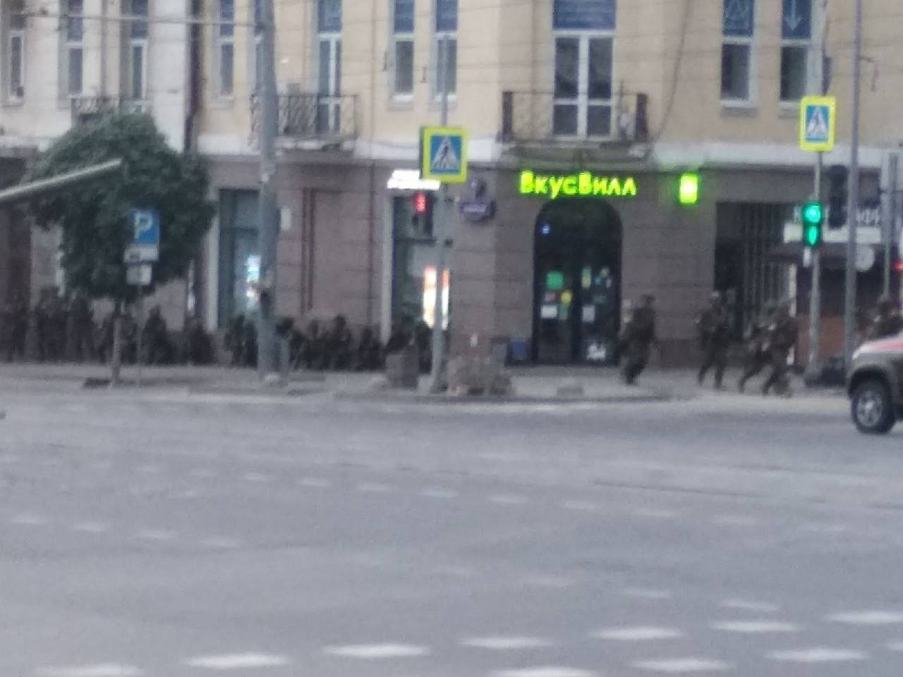ВИДЕО: Оросын Ростов мужид цэргийн техник байршуулж, дайны байдалд шилжээд байна