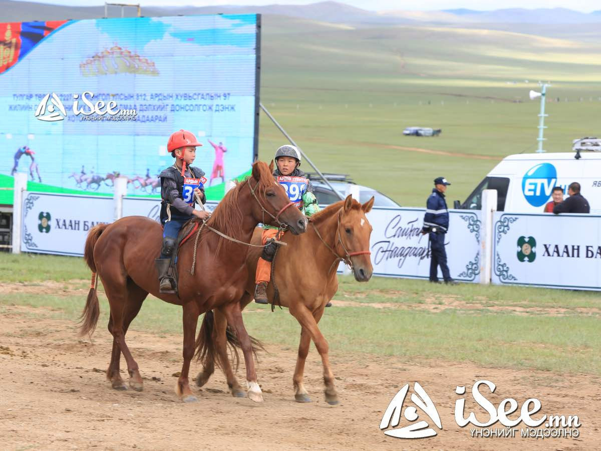 ШҮДЛЭН: Б.Пунцагбалжирын хар үрээ түрүүллээ 