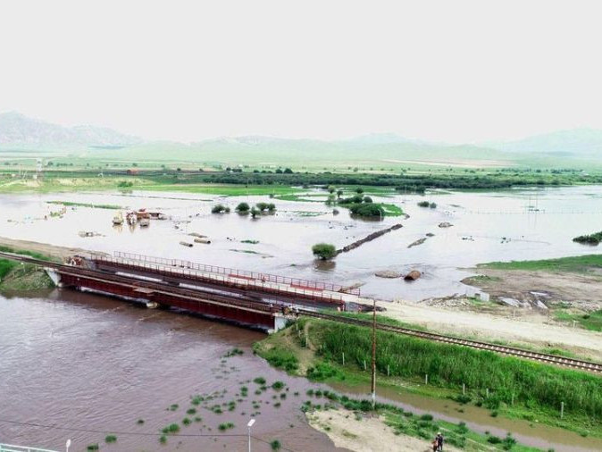 Аялж, амарч, зугаалж яваа иргэдийг үерийн аюулаас сонор сэрэмжтэй байхыг анхааруулав