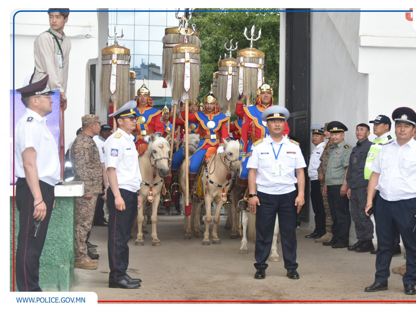 “Төв цэнгэлдэх хүрээлэн” орчимд 1100 алба хаагч аюулгүй байдлын үйлчилгээ үзүүлж байна