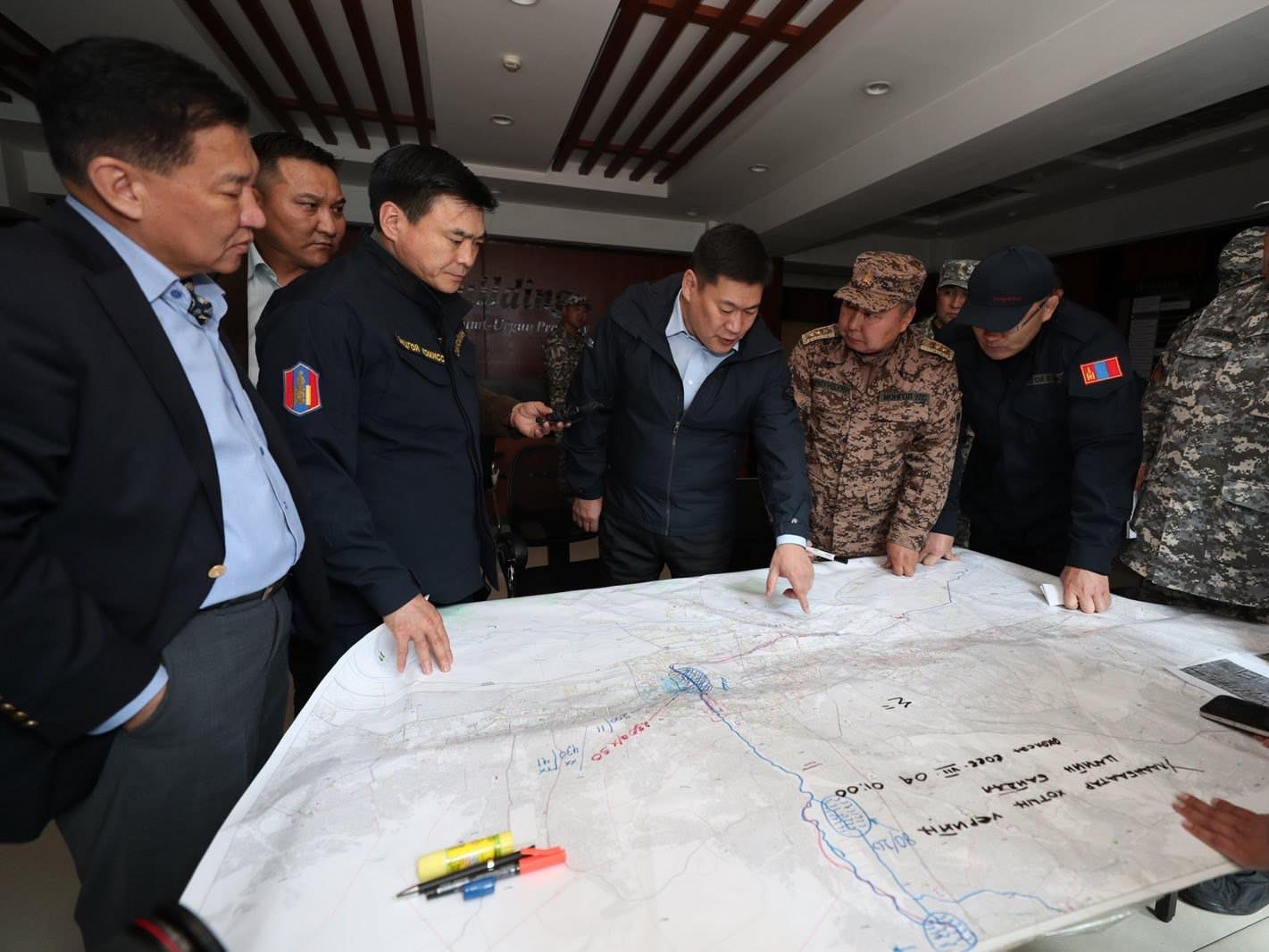 Ерөнхий сайд Л.Оюун-Эрдэнэ Сэлбэ голын сэтэрсэн даланг яаралтай сэргээн засах үүрэг өглөө