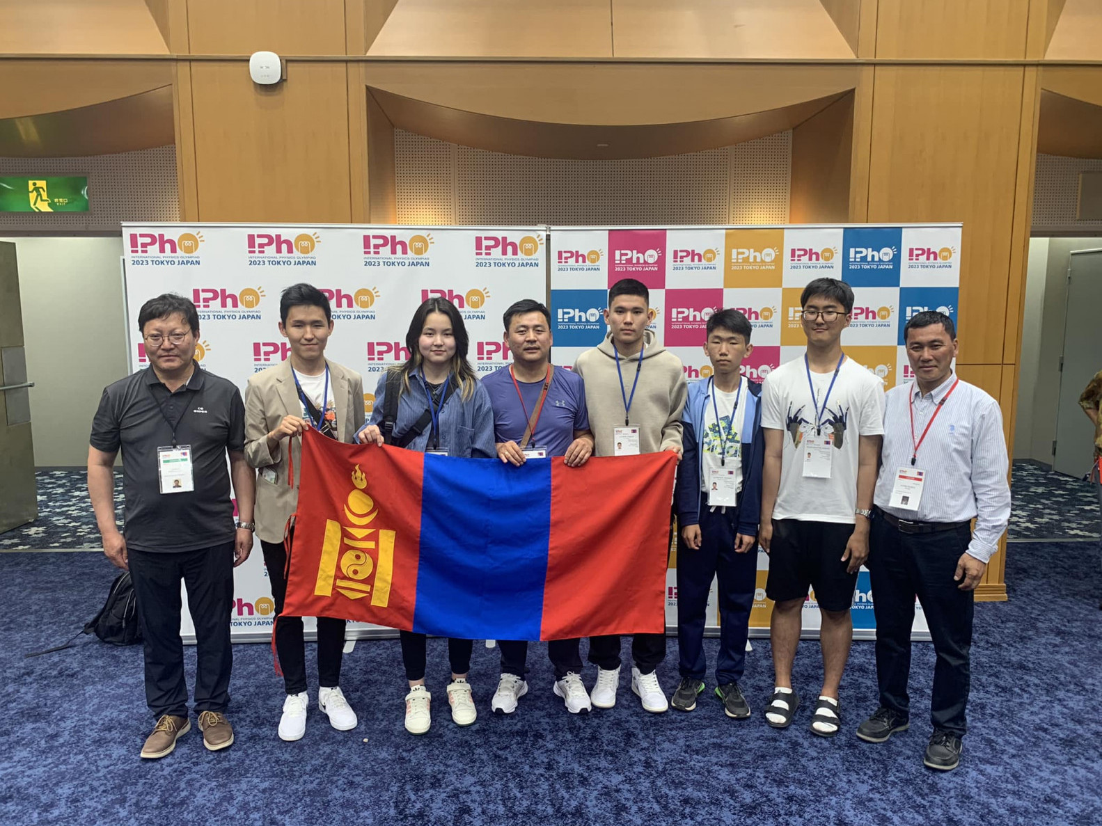 Олон улсын физикийн 53-р олимпиадиас монгол хүүхдүүд нэг мөнгө, хоёр хүрэл медаль, нэг шагналт байрыг хүртлээ