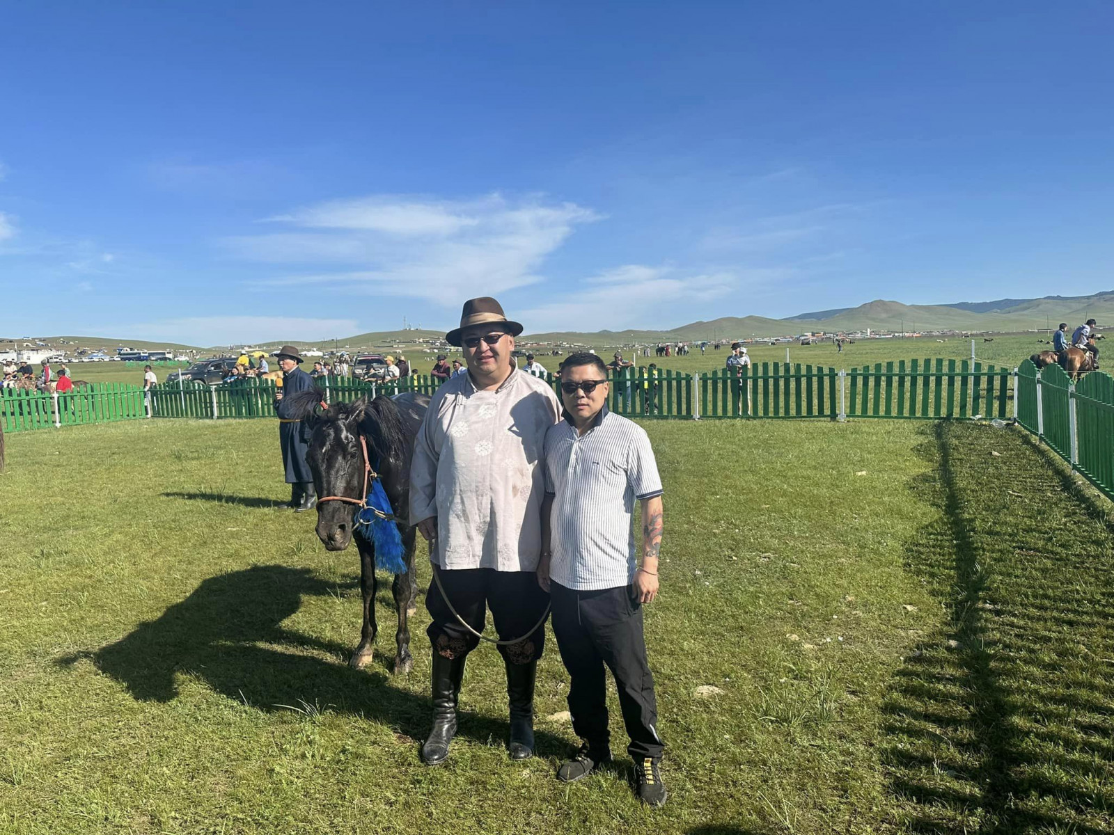 УИХ-ын гишүүн Ц.Тувааны хар морь Төв аймгийн 100 жилийн "Сонгомол дээд нас"-ны хурдан морьдын уралдаанд аман хүзүүджээ