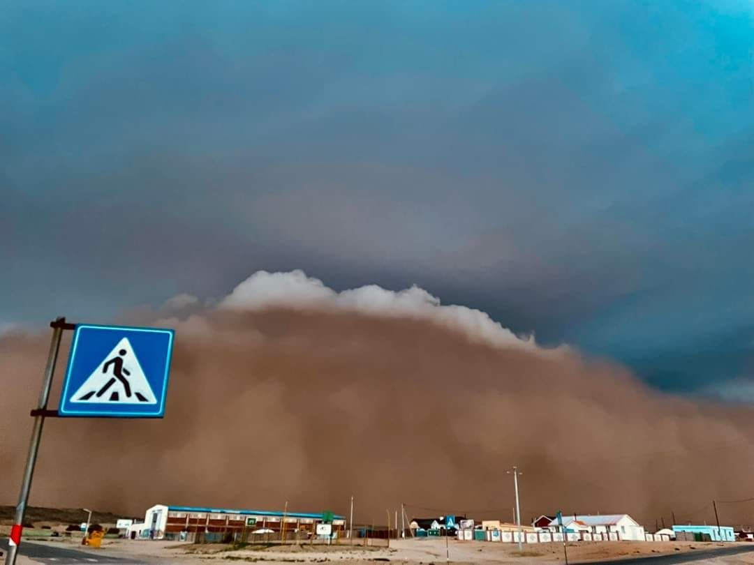 ЦУОШГ: Өмнөговь аймгийн Ханбогд суманд нөөлөг салхины үзэгдэл болсон