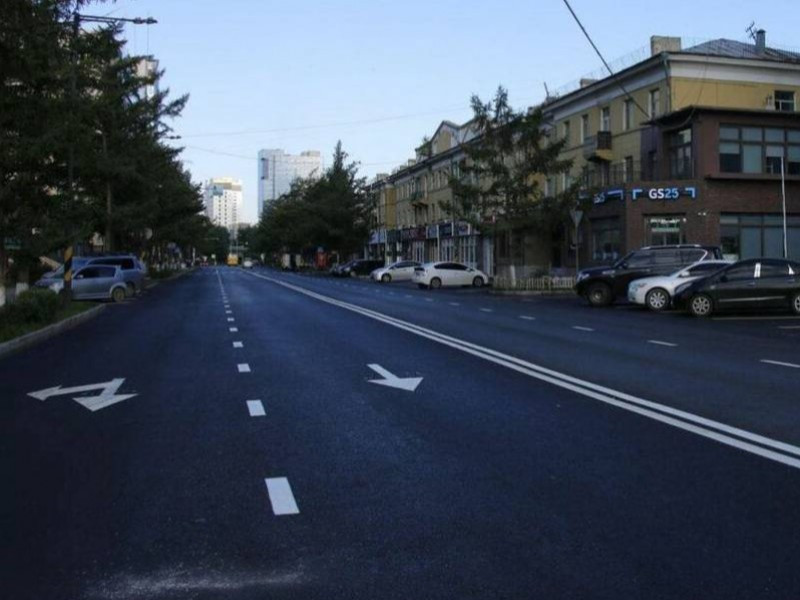 Авлигатай тэмцэх газраас 11 дүгээр сургууль хүртэлх замыг түр хааж, хучилт хийж байна