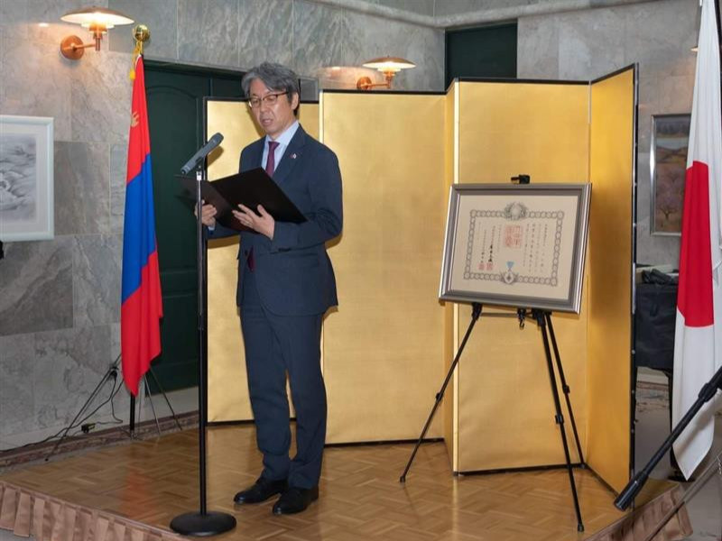 Японы Засгийн газраас гадаад иргэнд олгодог одонг ЭСЯ-ны ажилтан асан П.Чинзоригт гардуулжээ