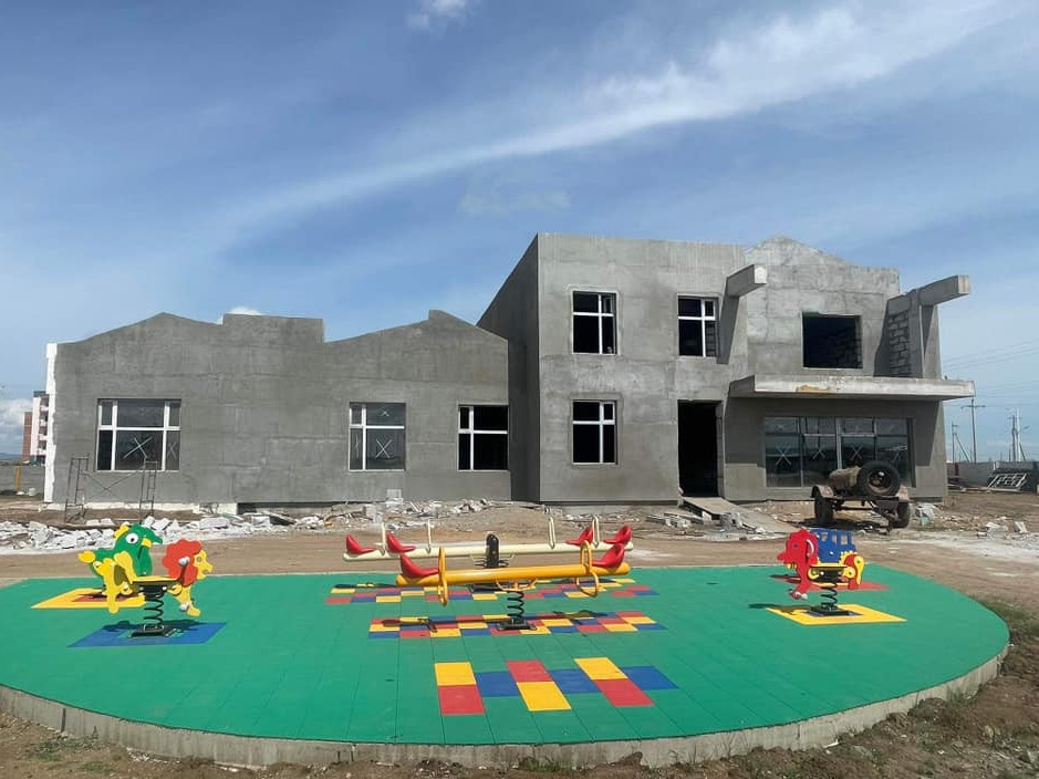 "Ид шидийн орон Хэнтий" төсөлд хандив өгөхөөр амлалт өгсөн хувь хүн, байгууллагууд алга болсноор санхүүжилтгүй болж барилгын ажил зогсжээ