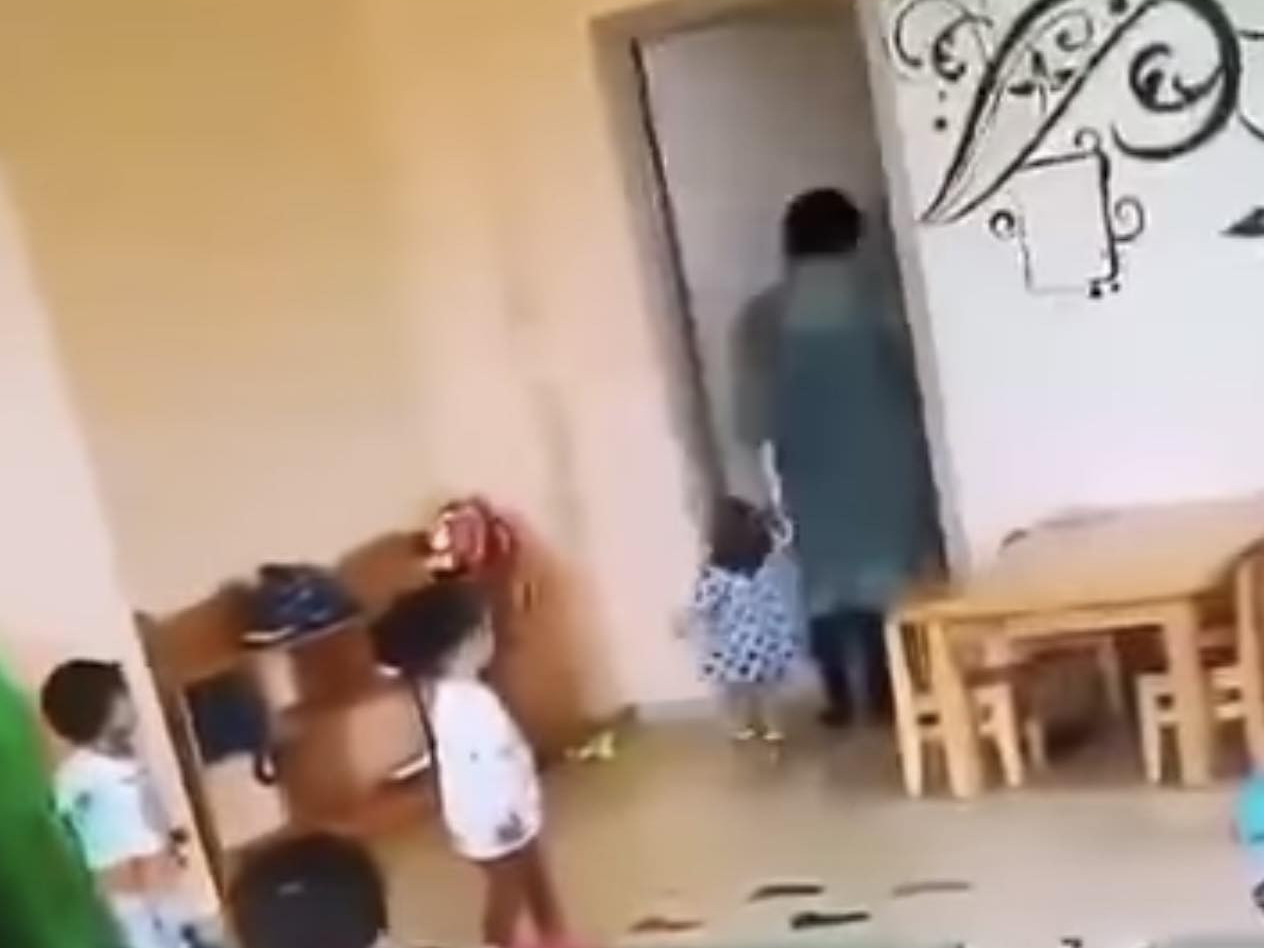 ВИДЕО: Хүүхэд зодож, хорьсон гэх Дархан сумын "Бамбаруушхан” цэцэрлэгийн багшийг цагдаагийн байгууллагаас шалгаж эхэлжээ