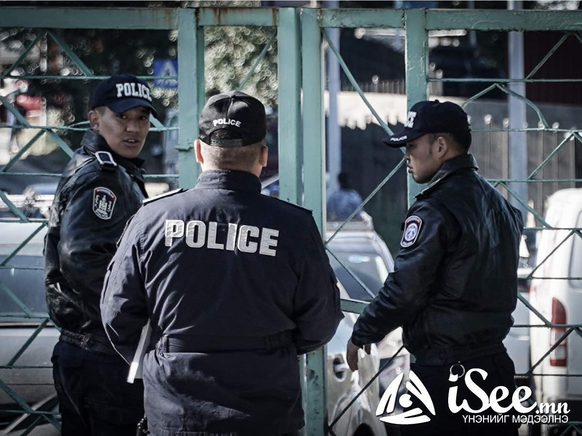 СЭРЭМЖЛҮҮЛЭГ: Замын урсгал сөрж хөдөлгөөнд оролцсоны улмаас автомашинтай мөргөлдөж, таван хүн амь насаа алджээ
