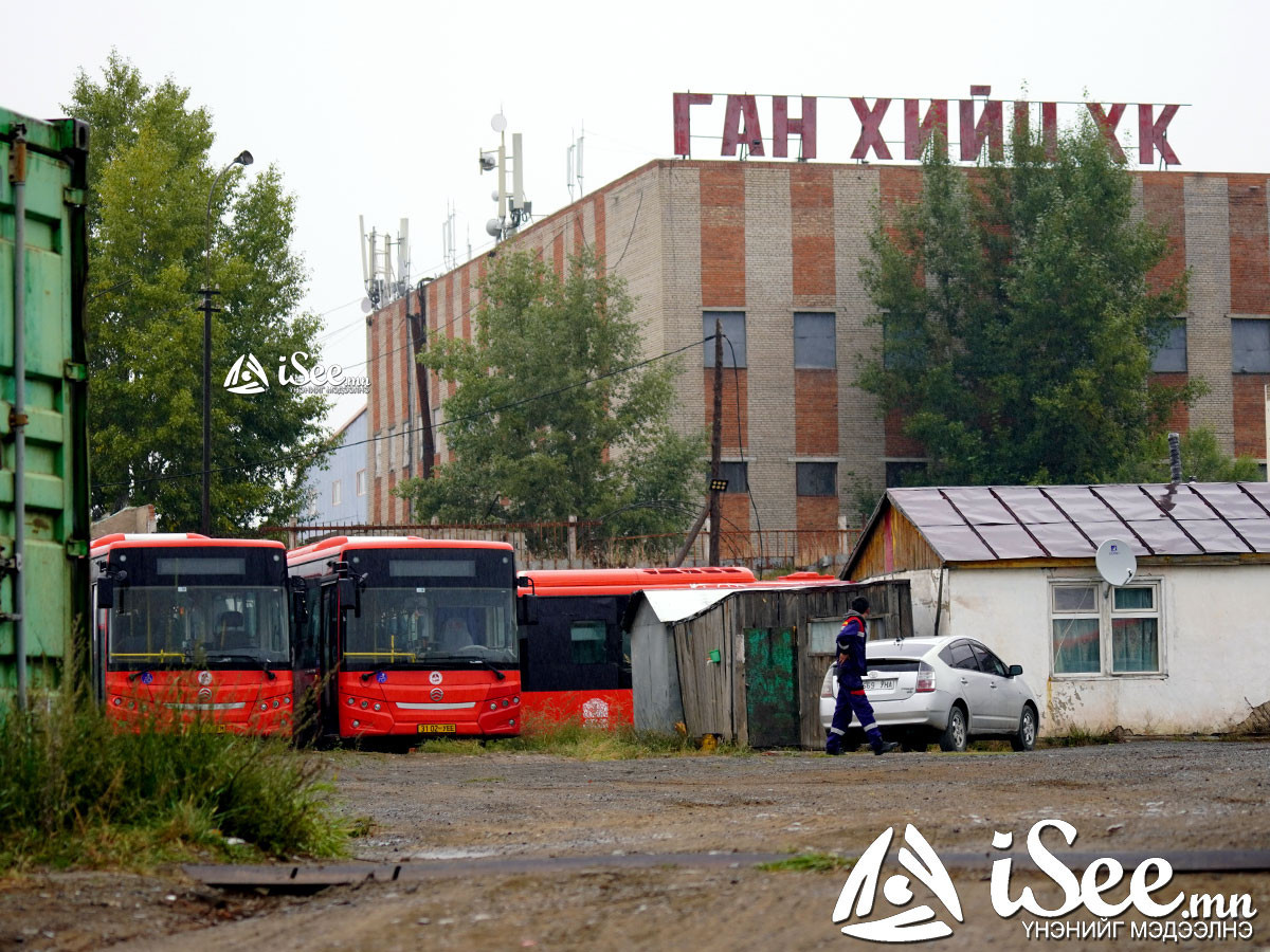 ВИДЕО: “Түгжрэл”-ийн сайд Ж.Сүхбаатарын олон тэрбум төгрөгөөр авсан автобуснууд "явах шугамгүй" тул шинээр нь хадгалж байна