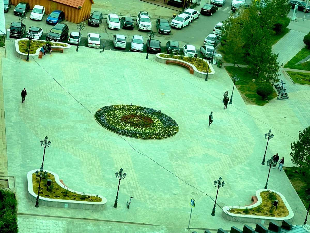 Жилдээ хэдхэн сар ашиглагдах, 900 сая төгрөгийн өртөгтэй "Цэцгийн мандал" бүтээх ажил дуусаж, ашиглалтад оржээ