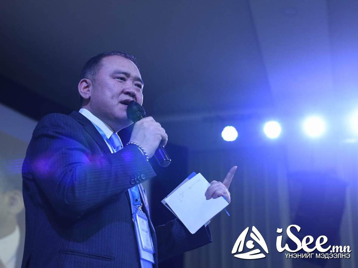 Удирдлага нь эзгүй байгаа АН-ынхан "ногоон автобус"-ны асуудалд байр сууриа илэрхийлж, ам нээсэнгүй