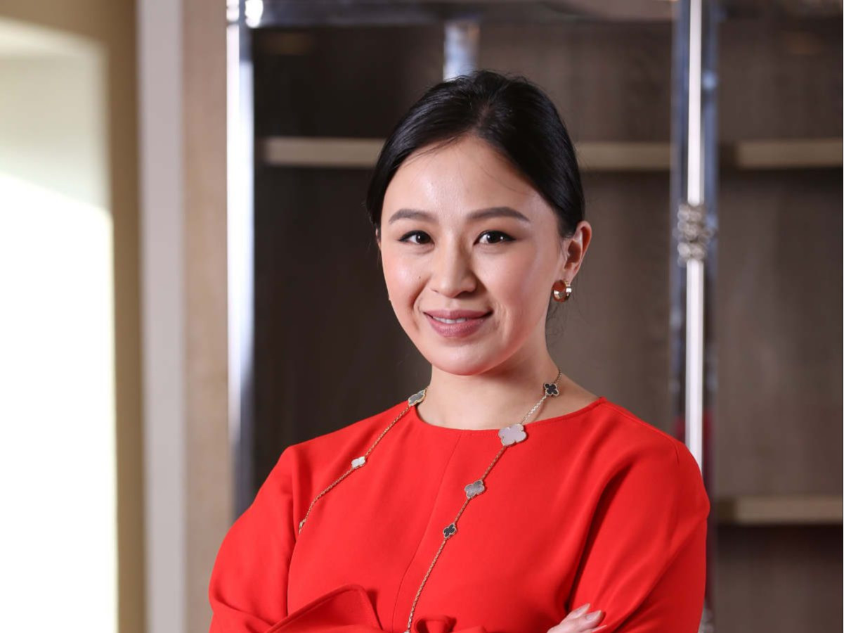 "Парист дээрэмдүүлсэн нь үнэн ч 600 мянган еврогийн эд зүйлээ алдсан гэх мэдээлэл худал" гэж Н.Цэлмүүн мэдэгджээ