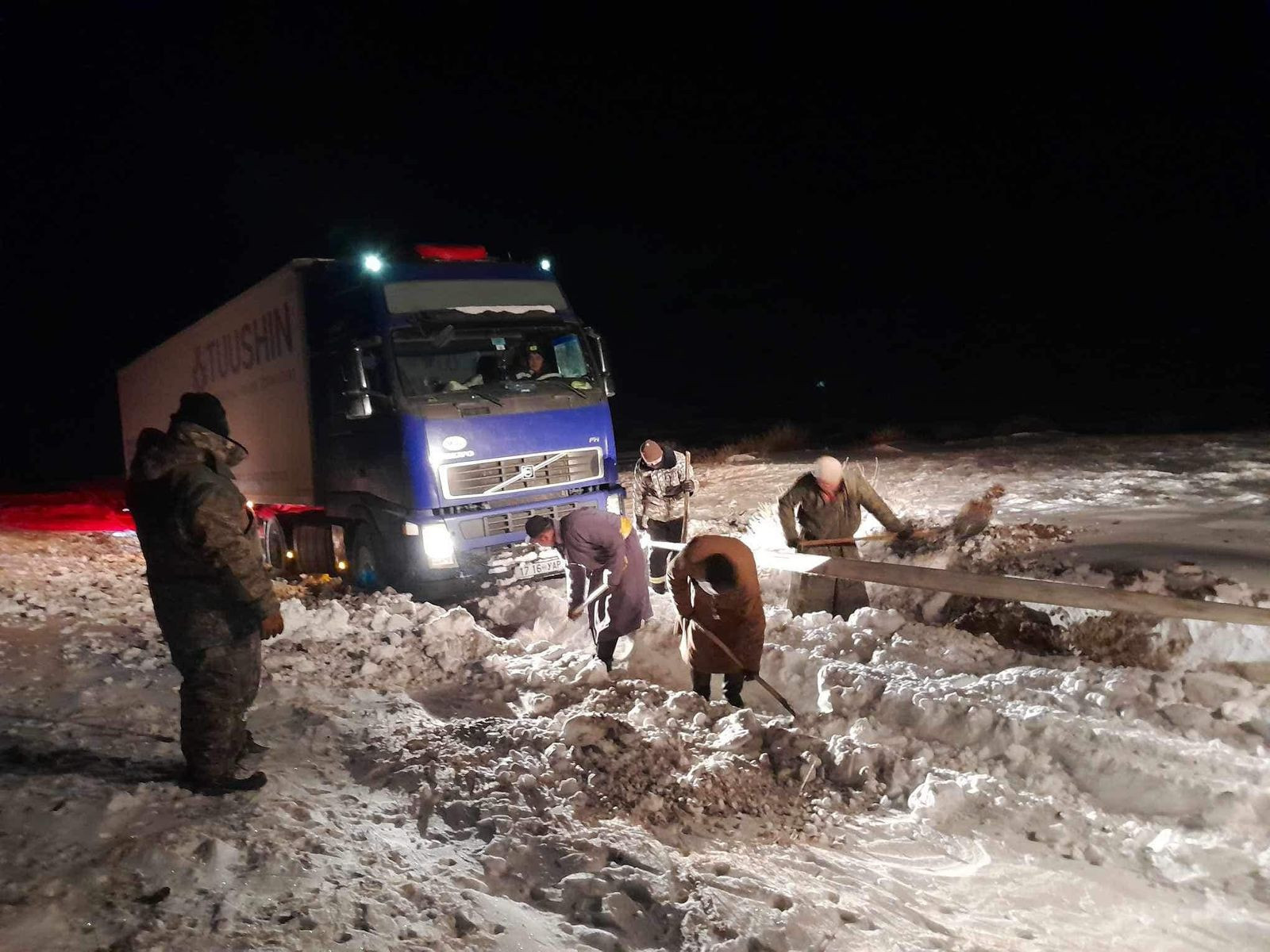 Завхан аймгийн Түдэвтэй, Баянхайрхан, Асгат сумын нутагт зам, даваа хаагджээ