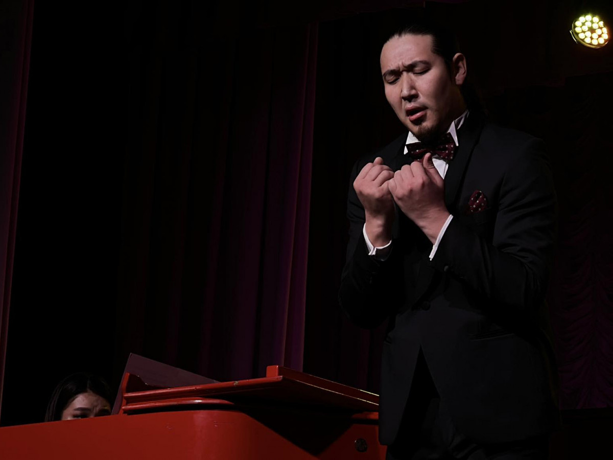 С.Бат-Эрдэнэ олон улсын дуурийн дуулаачдын уралдаанаас гран-при шагнал хүртжээ