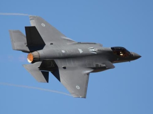 Барууны орнуудаас амласан F-16 сөнөөгч онгоцны эхний арав Украинд ирсэн гэж мэдээлжээ