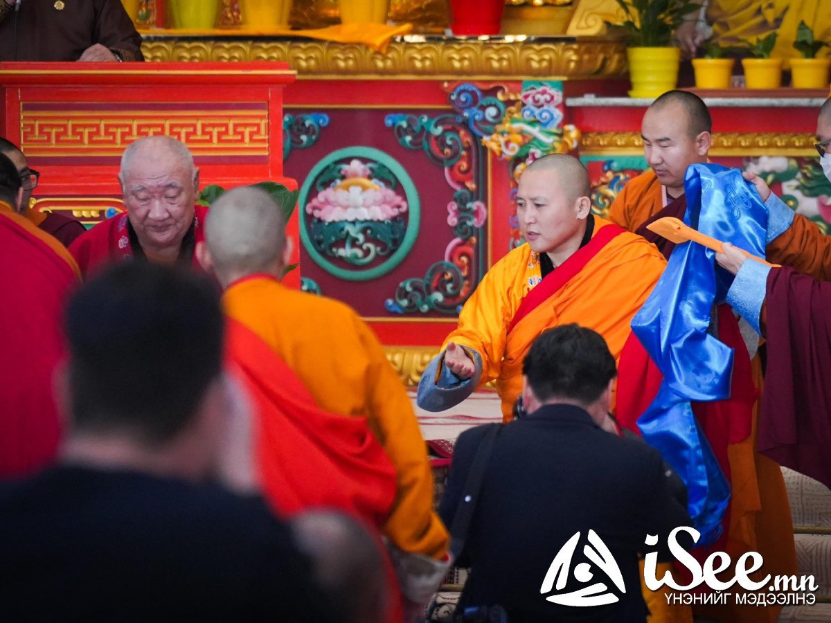 Гандантэгчэнлин хийдийн дэд хамбаар буддын гүн ухааны "Дашчойнпэл" дацангийн гавж С.Гантөмөр ламыг өргөмжиллөө